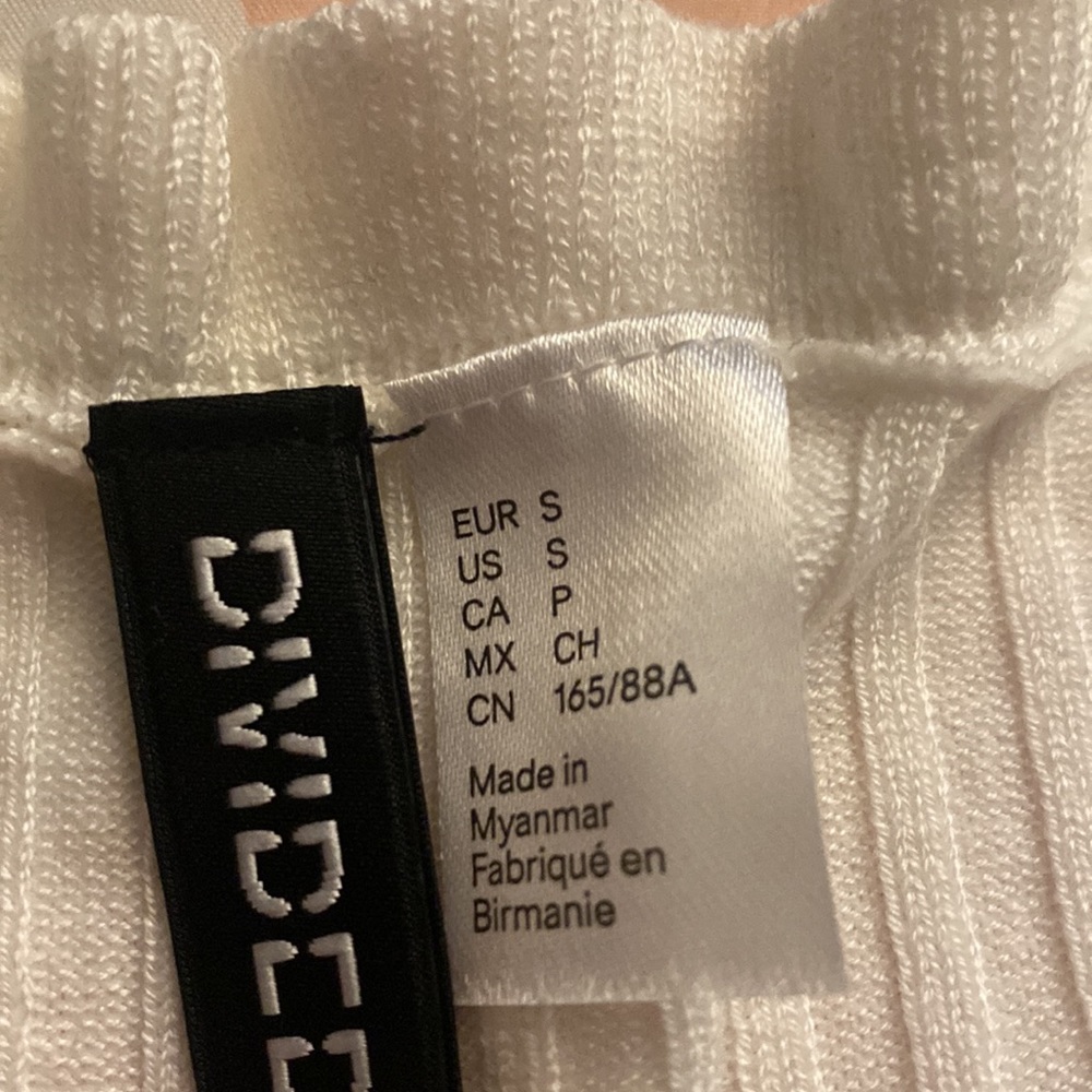 Button Front Ruffle Crop Tee - Picture 3 of 3
